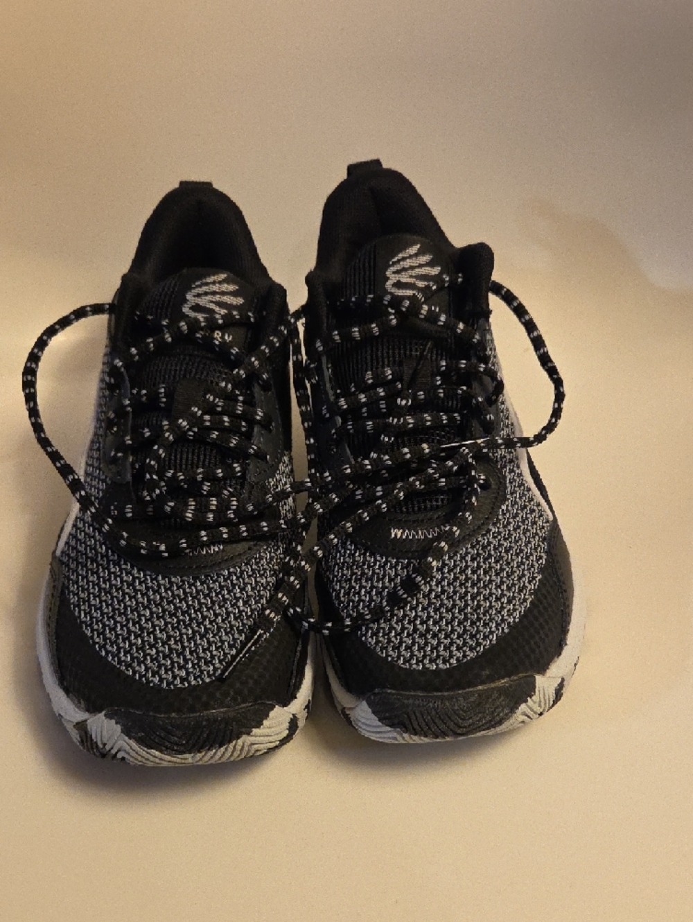 Kids Under Armour Kids Black & Gray High-Top Sneakers - Picture 3 of 17
